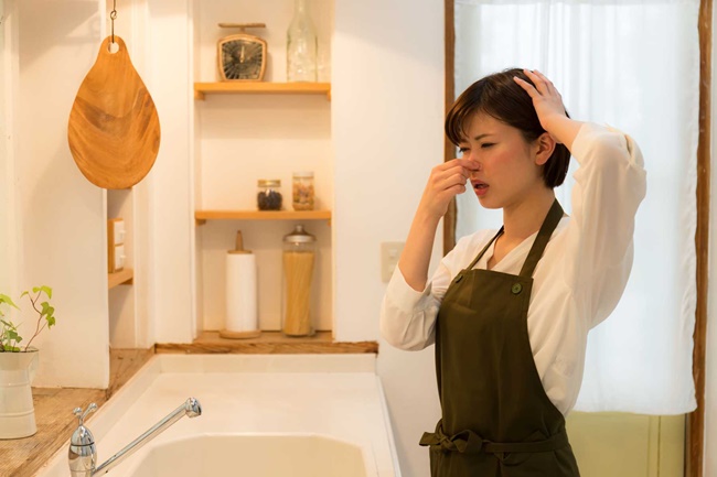 Cách khử mùi ẩm mốc trong phòng ngày mưa bão