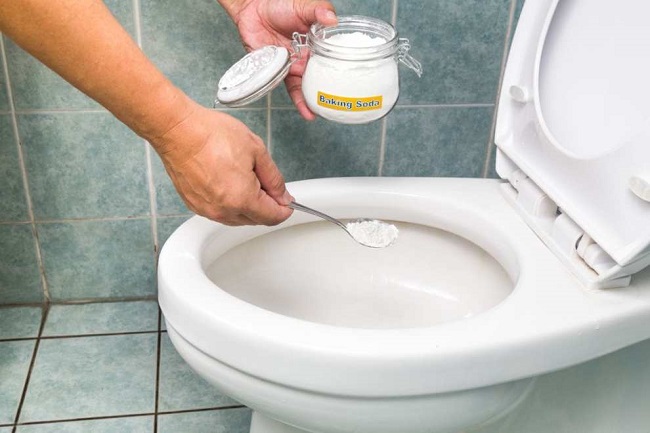 Vệ sinh, thông tắc bồn cầu bằng Baking soda